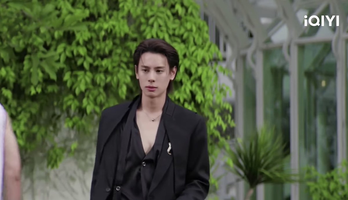 stxrgrl11's tweet photo. " กล้าที่จะแบงค์คอป " ก็จริงดูแต่ละชุดของชี https://t.co/UncLa786Gv