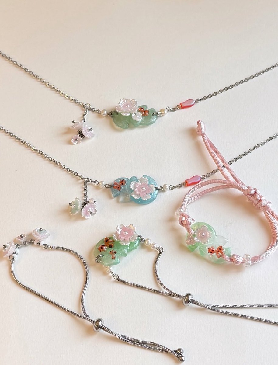 mmelody_twt's tweet photo. พี่จ๋าวมามุงเลยย เพราะอยากป้ายยาร้านนี้มากกก🥺 เครื่องประดับงาน hand made ที่แม่ค้าทำเองทุกชิ้น🤏🏻🌷 มีทั้งกำไลเชือก กำไลรูด สร้อยคอ คือครบบ ใส่แล้วให้ลุคสาวหวานสุดๆ🫧🌟

🪷 https://t.co/8ZoOKQ1giv

#ShopeeAffilite #เครื่องประดับ #สร้อยคอ #กำไล #accessories https://t.co/R2fDmxOn8k