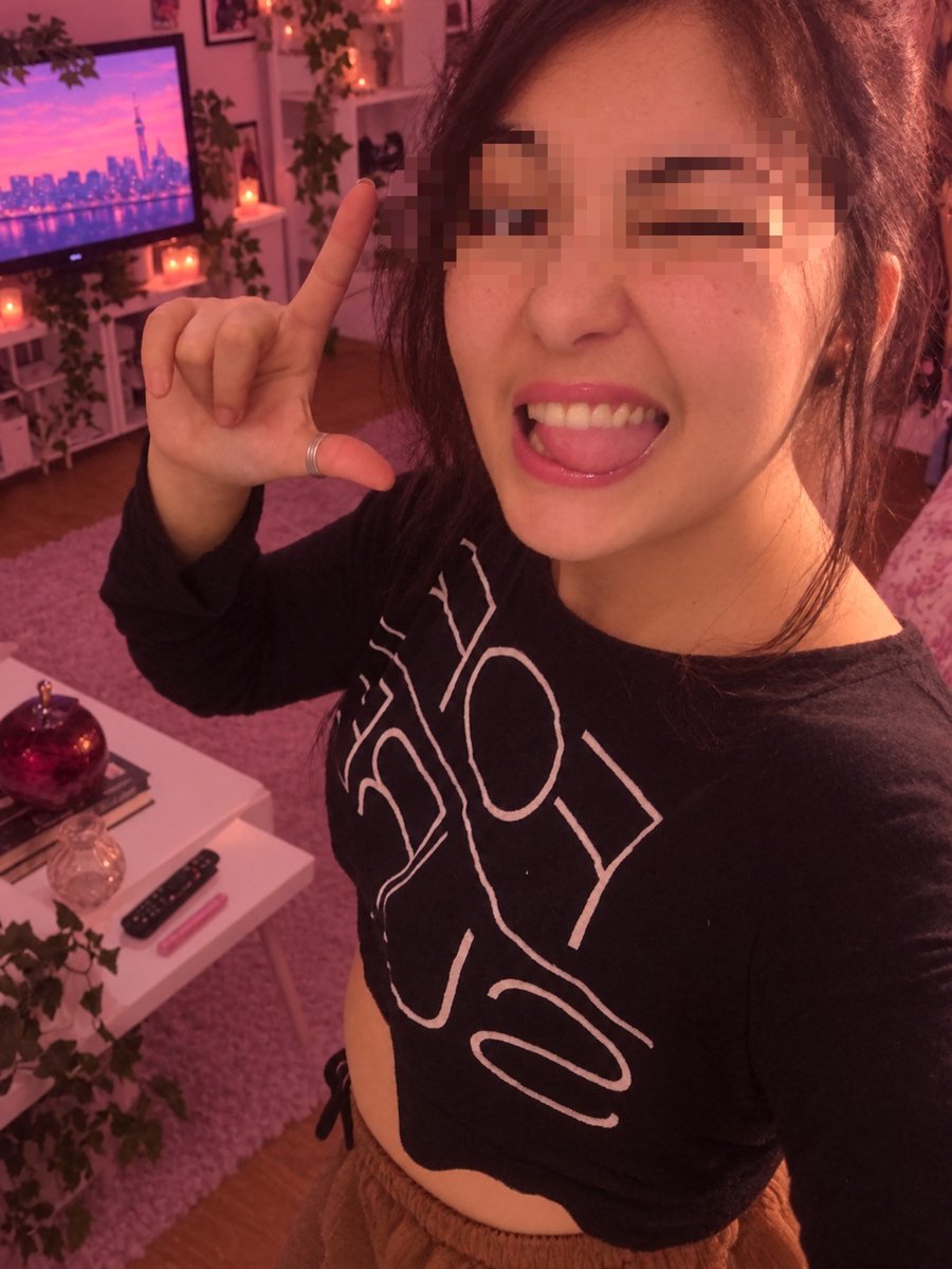 MissFortune5126's tweet photo. Sometimes I struggle to acknowledge how cute I am 💕💕💕 https://t.co/3pzeTKMIPB
