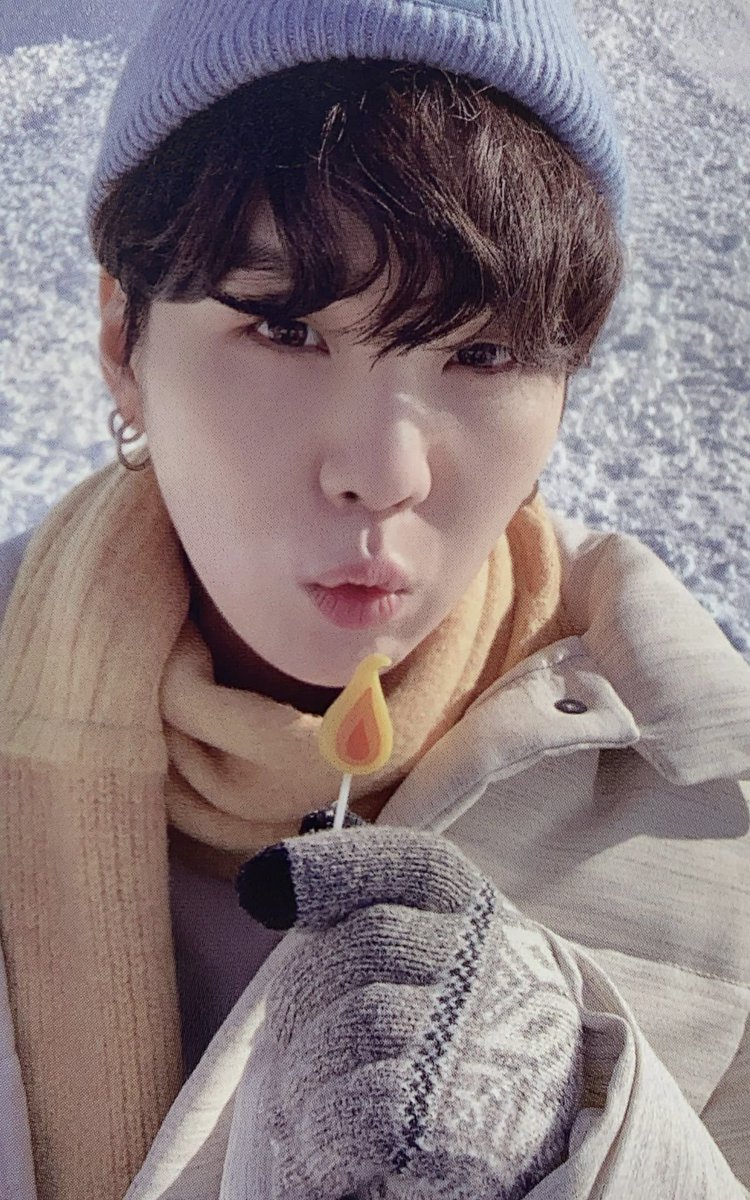 sirenjimins's tweet photo. yoongi photocards i would kill for - part one https://t.co/u0ViiX63EL