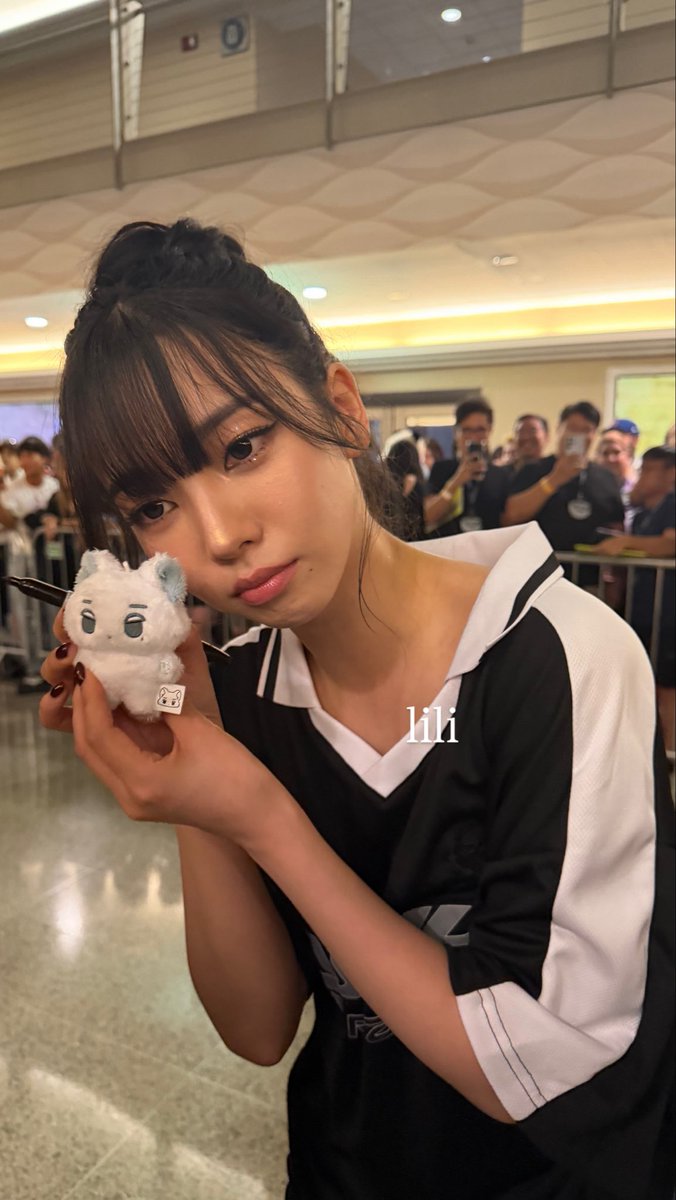 04jinsoul's tweet photo. this was my jikjik plush, i’m sharing for photos for everyone :3 

#KARINA #카리나 #aespa #에스파
#SYNK_COMPLaeXITY #DALLAS https://t.co/70OM3Qm5BR