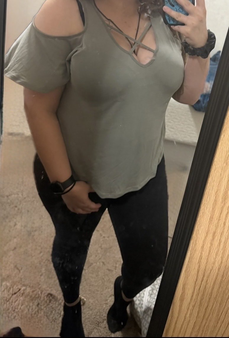 MayaRae26789's tweet photo. I promise they look better with nothing covering them 😜 https://t.co/9RjMxKS3WR