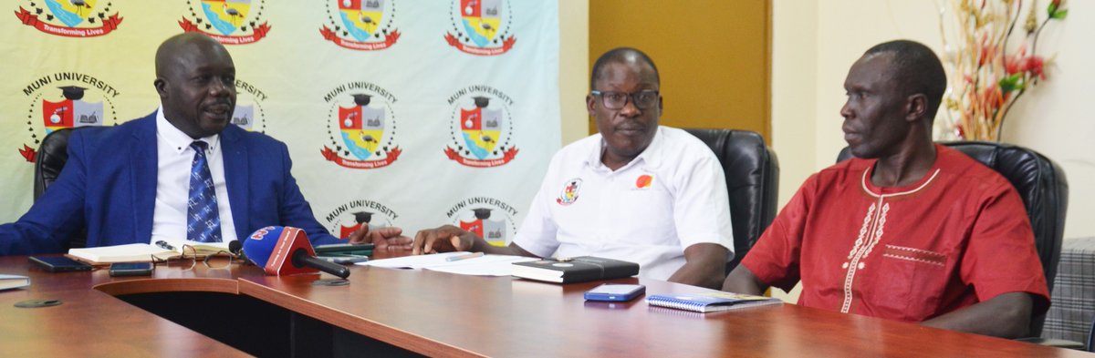 Muni_University's tweet photo. Muni University Vice Chancellor, Assoc. Prof. Simon Anguma Katrini, together with Prof. Robert Kajobe and Prof. Clement Okia from the Directorate of Research and Graduate Training, and Assoc. Prof. Patrick Mungufeni from the Department of Physics, https://t.co/84oy587Vfl