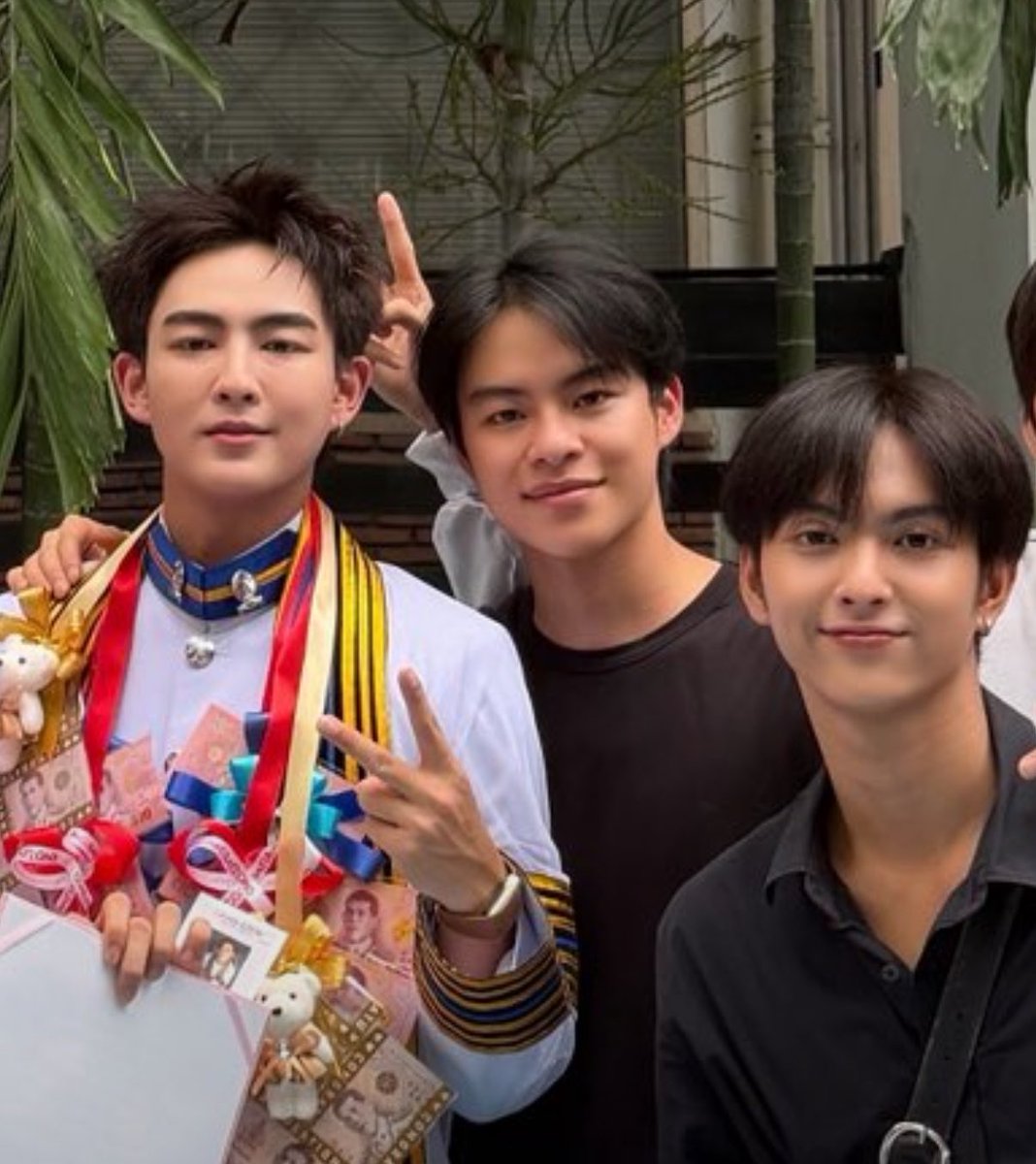 Uieeyore's tweet photo. HEART GRAD นร
#ฮาร์ทชู่วเรียนจบแล้วค้าบ 
#HEARTchuthiwat 
#MARCKRIS #COPPERdechawat https://t.co/e64gJGMZJj
