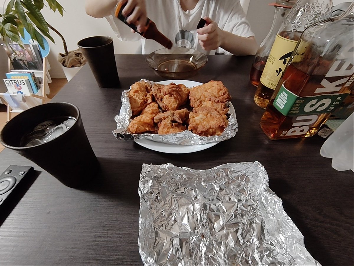 Melt_rr's tweet photo. ケンタッキー晩酌でした！！
うめー！！！！ https://t.co/k2kzAB7xWH