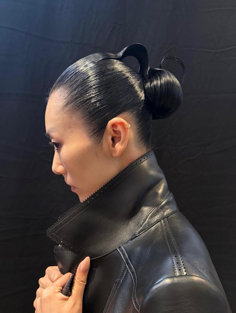 liuwenwl's tweet photo. hair for @TOMFORD #LiuWen #刘雯 https://t.co/hGxOGuW8SO
