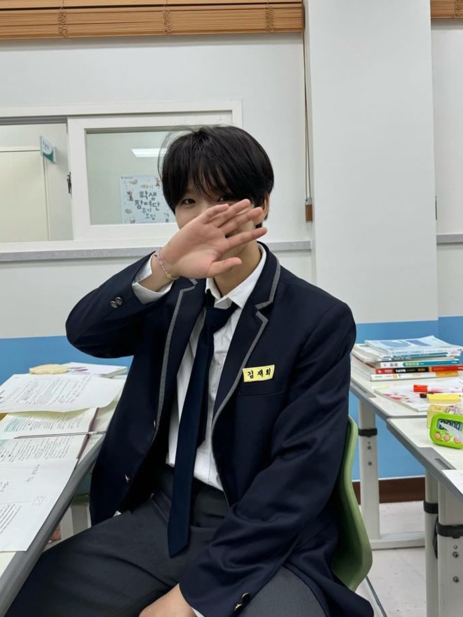 daenguniverse's tweet photo. from classmates                   to life partners https://t.co/ahlQZ0J5ut
