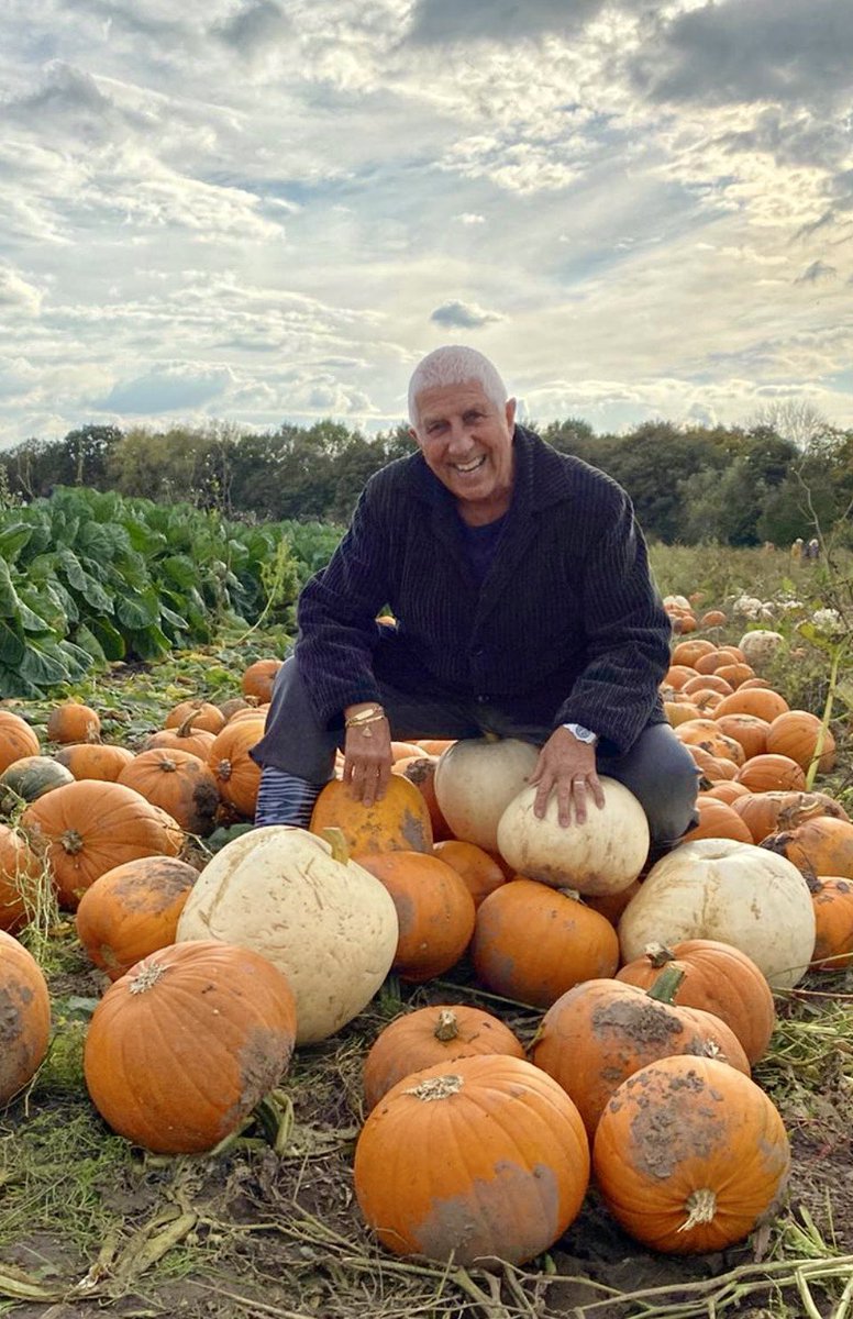 PeteCityPrice's tweet photo. #Pumpkin 🎃 day starts tomorrow Clairemont Farm get there early https://t.co/XhVQvyndgw