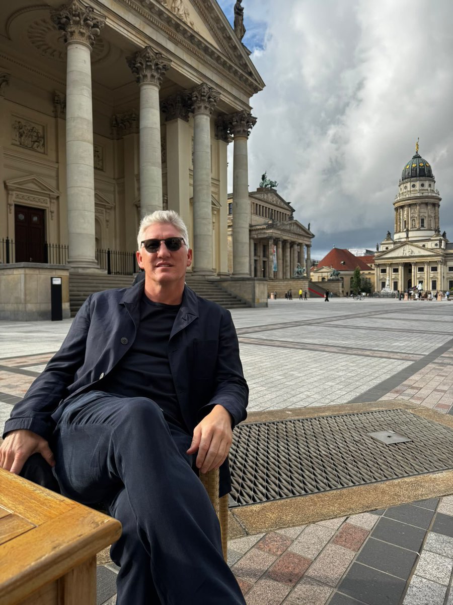 BSchweinsteiger's tweet photo. Guess the city of my coffee break ☕️👇 https://t.co/02wlFIoVpn