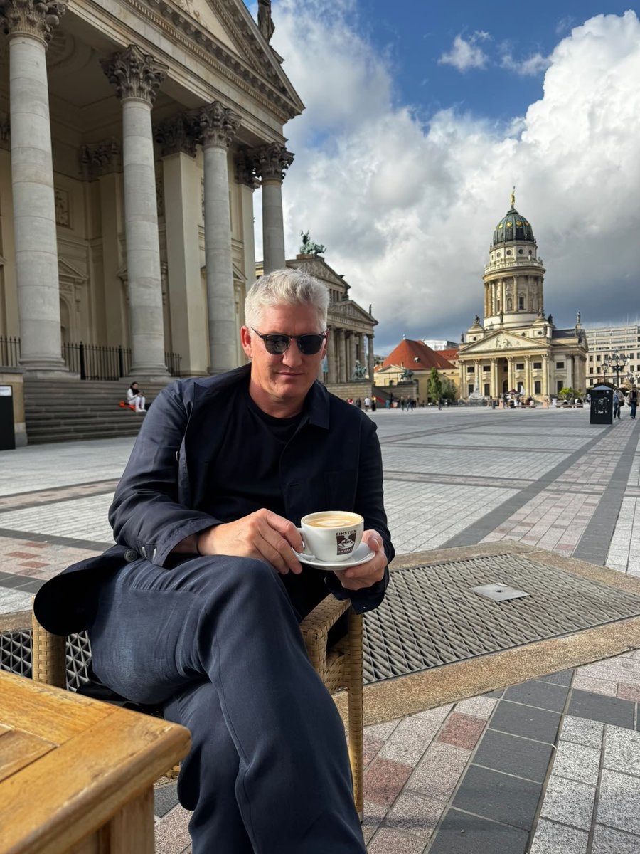 BSchweinsteiger's tweet photo. Guess the city of my coffee break ☕️👇 https://t.co/02wlFIoVpn