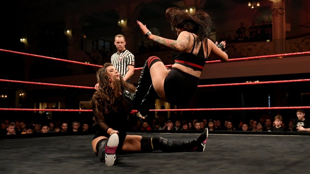 RawSDNXTWomen's tweet photo. #NXTUK 1/23/19 - Nina Samuels vs Lana Austin https://t.co/8hu8qwQzZj