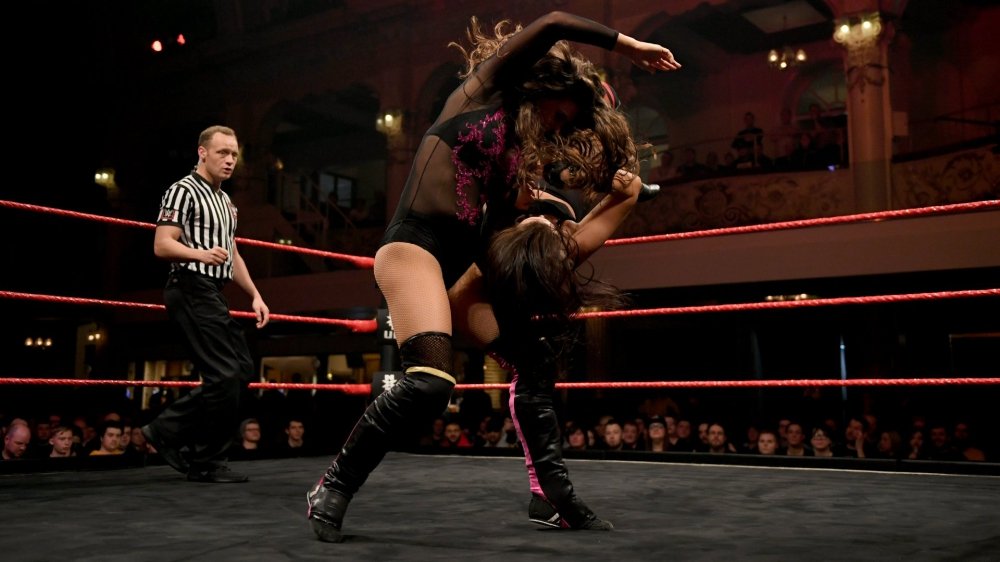 RawSDNXTWomen's tweet photo. #NXTUK 1/23/19 - Nina Samuels vs Lana Austin https://t.co/8hu8qwQzZj