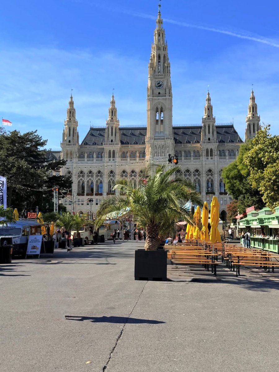 earthserenityy's tweet photo. Vienna Austria https://t.co/PW29geIydi