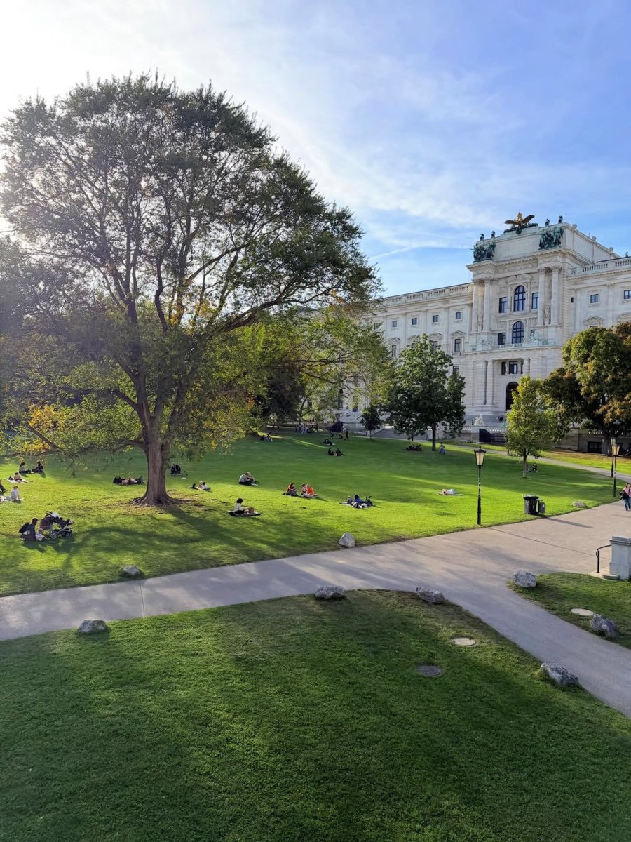earthserenityy's tweet photo. Vienna Austria https://t.co/PW29geIydi