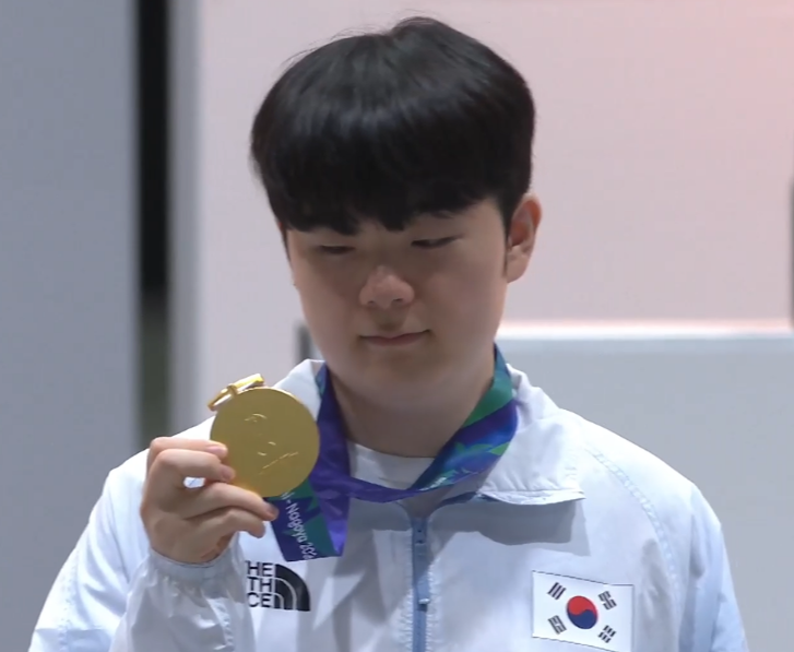 hamwangho's tweet photo. 🐻‍❄️🥇🥹 
#Canyon https://t.co/HVRTpt7w98
