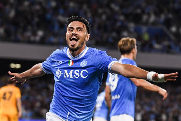 TheNapoliZone's tweet photo. 🎙️🇲🇰 Eljif Elmas "Honestly, I expected to stay at Napoli beyond 2025/26 because there had been talk since March that they would make my move permanent and everything else, but in the end things happen the way they are meant to." 

[@Flashscorecom] https://t.co/Dyw3BSshSo
