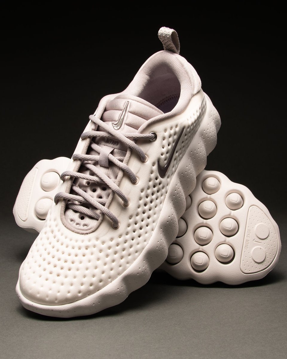 footlocker's tweet photo. Quiet look. Different feel.

The tonal Nike Mind 002 "Phantom" brings innovation to your everyday rotation. Available at Foot Locker. https://t.co/WqkUYYk1VR