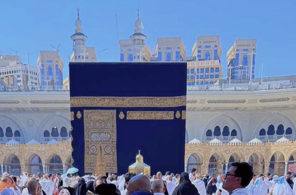 Noura_mostafa22's tweet photo. لبيك اللهم عمرة عن أمي 
حبيبتي وفقيده قلبي 💔
ف اقبلها ياللّه مني وارفع بها درجاتٌها ونور قبرها وارحمِها واغفر لها 
اللهمّ ف يوم الجمعه اجعلها تشفع لأمي حبيبتي وتجعلها  في ميزان حسناتها وأبي 
وإجمعني بهم في جنة لا فراق بعدها يارب💔 https://t.co/0OmXcv3sBX