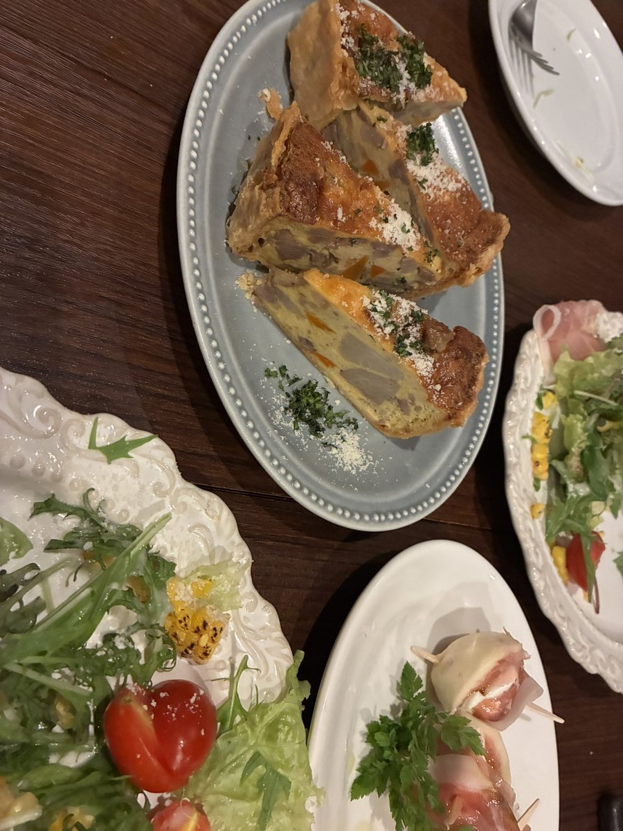 sawara38's tweet photo. 職場の先輩たちと飲み会たのしーい🍻 https://t.co/iCx1LiOWj4