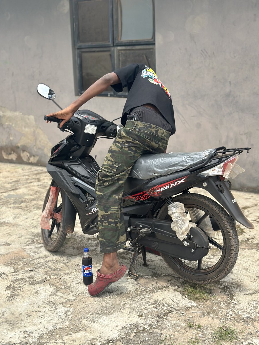 5starbarber_1's tweet photo. The day I bought this my bike worth N1.5M, I had just N1.6M in my account and I still went ahead to buy it.

For me, my hope was to continue being paid by landlord. I felt like as long as the money kept coming, I’d be fine.

Unfortunately for me, the pay stopped coming. I had already spent almost everything on the bike, so I had to start cutting my expenses. Started making my own food at home, stopped unnecessary outings and all.

But looking back, I’m very sure that if I didn’t buy the bike that time and this same thing happened, I would still get broke even with the fact that I didn’t buy the bike.

As long as your source of income stops, you’ll likely spend finish and get broke.

That’s when I realized you shouldn’t always overthink buying something you genuinely want when you finally have the money for it.

You should buy what you want as soon as you have the money. If you even use N12M to buy a car out of N15M, walai nothing will happen to you. Na wetin settings boys dey package.

Once you have the car, your guys that’ll always want to enjoy the comfort of having a car will fuel it.

The regret of not buying an asset when you had the money will always be more than buying it and getting broke.