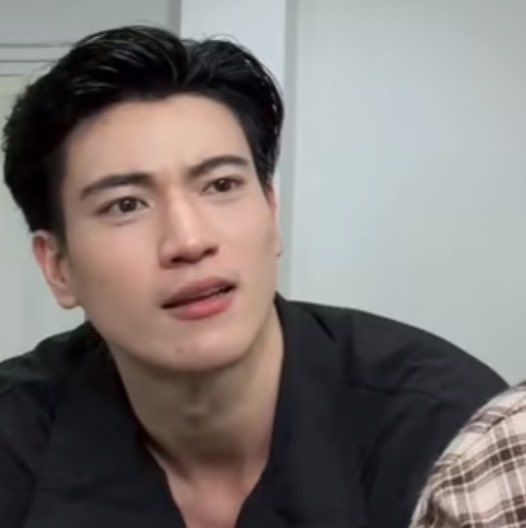 boiledeggjuseyo's tweet photo. ทำไมกูชอบผู้ชายจังวะ https://t.co/QYFcyziOj7