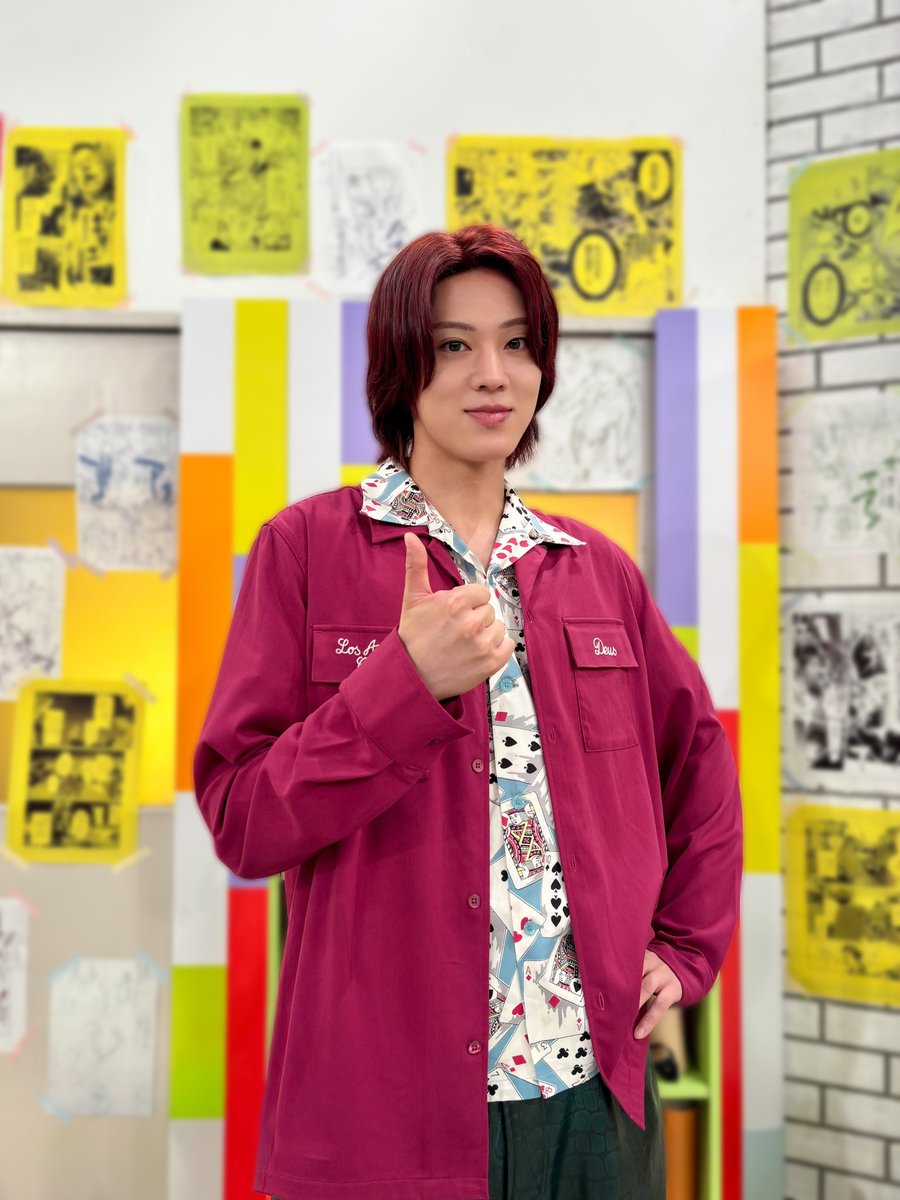 jr_official_X's tweet photo. 今日深夜00:45から放送の
『 #バズマンTV 』に #ACEes より 
#佐藤龍我 が出演します💛

" 異世界漫画クイズ "をお届け📚

ぜひご覧ください‼︎ https://t.co/CidPzBRkdA
