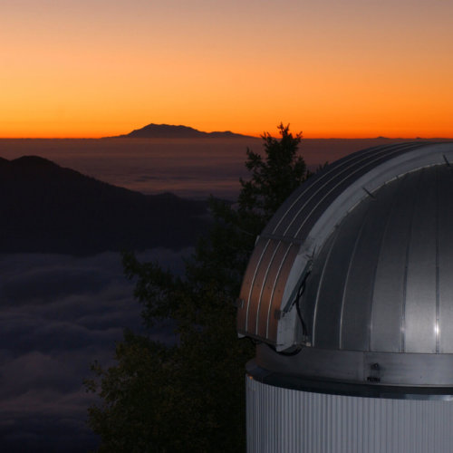 GeorgiaStateU's tweet photo. Georgia State's CHARA Array is leveling up! 

A new award will connect telescopes via fiber optics, unlocking fresh cosmic study opportunities. https://t.co/SJeXSPrg6K https://t.co/TUMW3p32EV