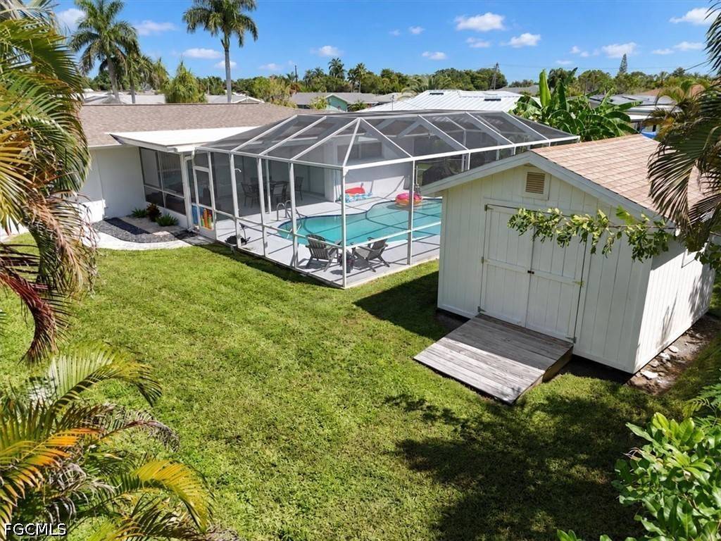 APetrizze's tweet photo. A remodeled kitchen with granite countertops anchors this Cape Coral pool home. 3 beds, 2 baths, 1,297 sq. ft., turnkey furnished, and offered at $369,000. https://t.co/Lp0w2NZ0vE #CapeCoral #PoolHome https://t.co/nugCwx4uGF