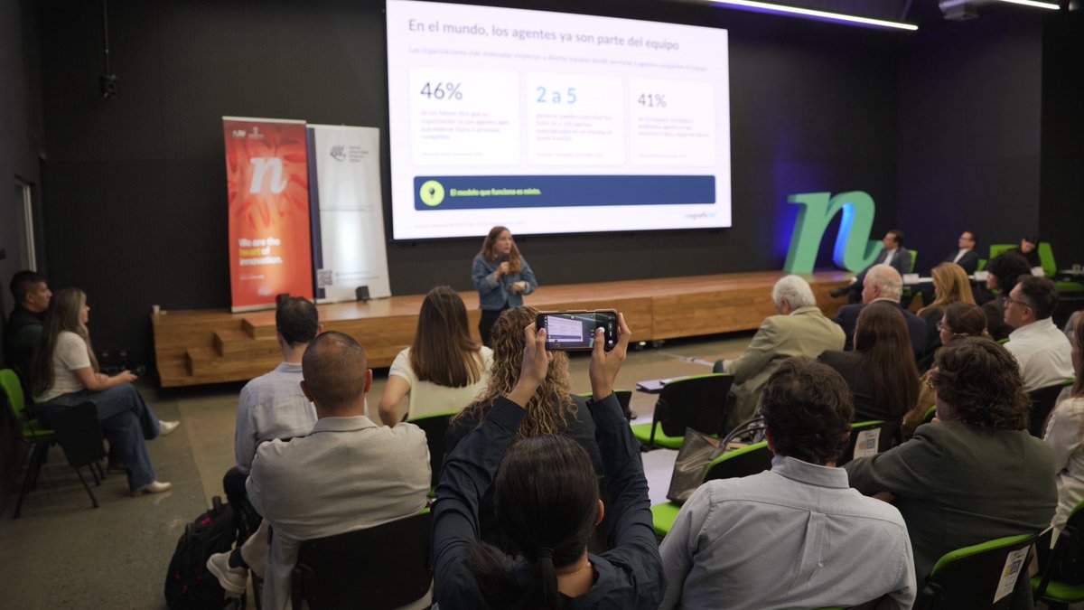 Ruta_N's tweet photo. "En el mundo, los agentes ya son parte del equipo Las organizaciones más avanzadas empiezan a diseñar equipos donde personas y agentes comparten el trabajo."
- Julia Gonzalez, Lider Corporate & Partner Lead Gmagneto.365

2 a 5 personas pueden supervisar hoy entre 50 y 100 agentes especializados en un proceso de punta a punta, @McKinsey, The agentic organization, 2025. 

¡Así que el modelo que funciona es mixto!