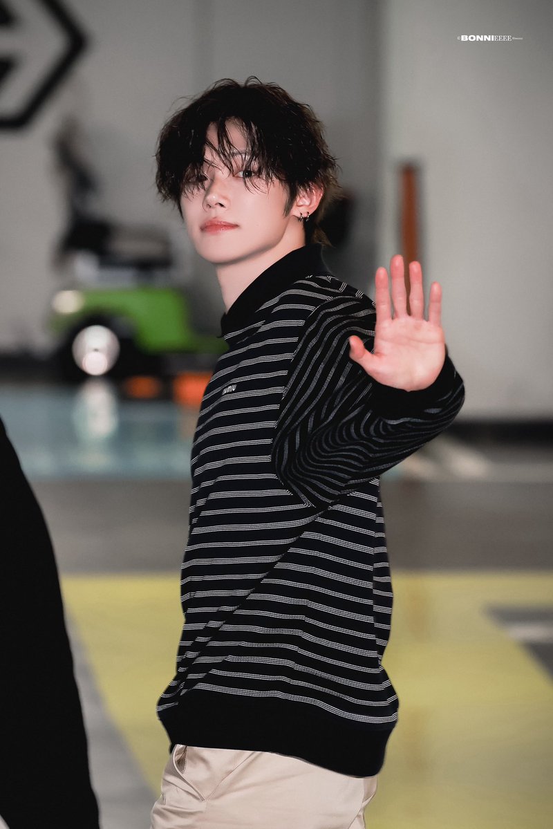 bonnieyu1224's tweet photo. MIUMIU

#연준 #YEONJUN #ヨンジュン 
#TXT #TOMORROW_X_TOGETHER
#투모로우바이투게더 #투바투 https://t.co/iX5CZTv7sP