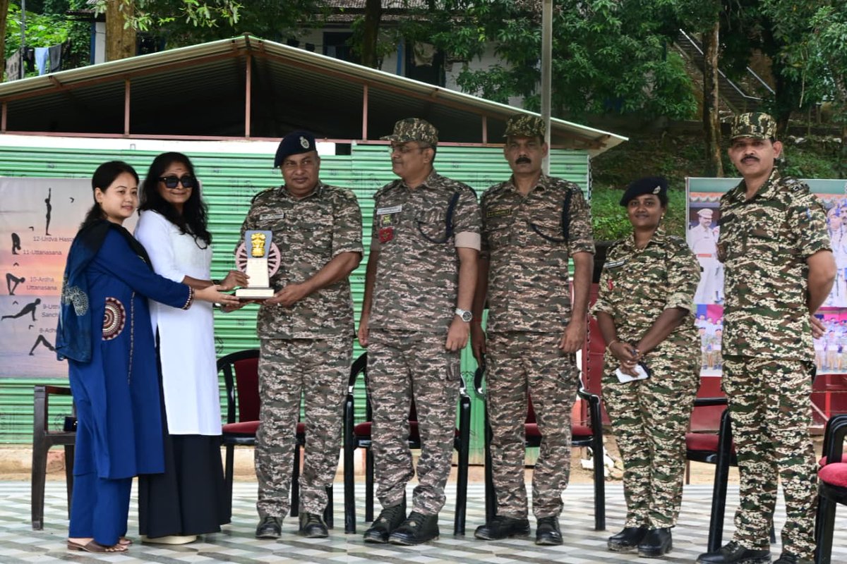 147BNCRPF's tweet photo. Blood Donation Camp Organized by 147 BN CRPF in the presence of  Hon’ble MP Shri Parimal Suklabaidya, Hon’ble MLA Shri Kishor Nath, Shri . Sahil Alom Laskar Vice President kashipur Gram Panchayat and all officers and Personnel of 147 BN CRPF. https://t.co/Gc6auGZs7D