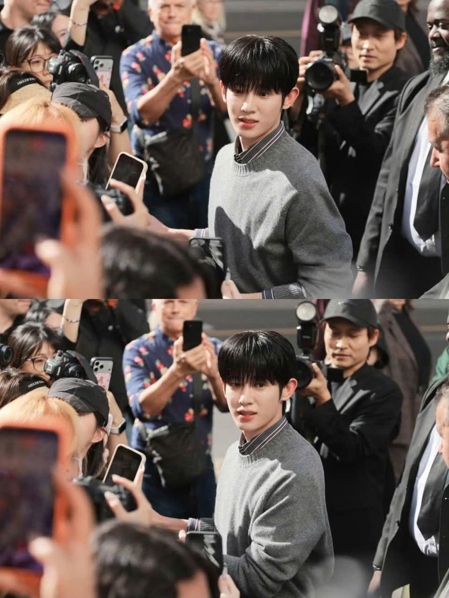 chiparis789123's tweet photo. The elegance of @Lanvin and your natural charm complement each other so well, Siwoo.

PARK SIWOO AT LANVIN PFWSS27 
#PARKSIWOOxLANVIN
#PARKSIWOO https://t.co/Xf3ksI2UUC