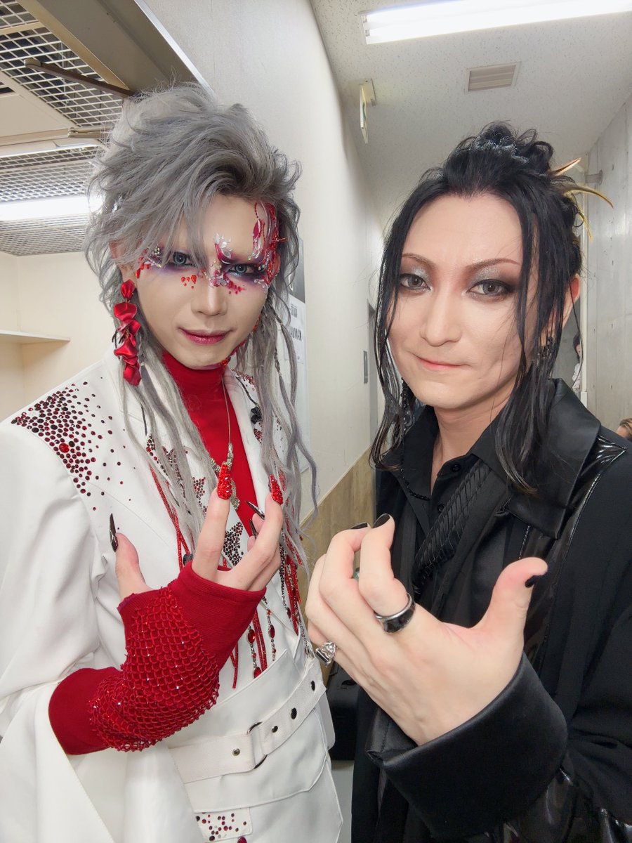 opera_sonoman's tweet photo. VASALA FEST 2026
ご来場ありがとうございました！
巽くんまた歌上手くなってた！
またやりましょう！！
爪が無いとV系ポーズにならん。 https://t.co/qAKBXGa7GG