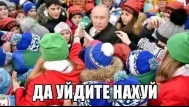 lenus999's tweet photo. жалкая попытка зайти в автобус в 8 утра https://t.co/ar87Kai6mA