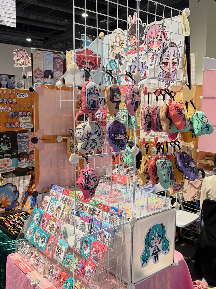 Marzellene's tweet photo. Let's go #CosplayMania2026 Day 1 💖✨
Come drop by and say Hi! 
Feel free to join the Leon Kennedy Stamp Rally and bring home even more Leon Kennedy merch!! ✨
Will be here until Sunday💖
⭐️See you soon⭐️ https://t.co/p3QudyI492