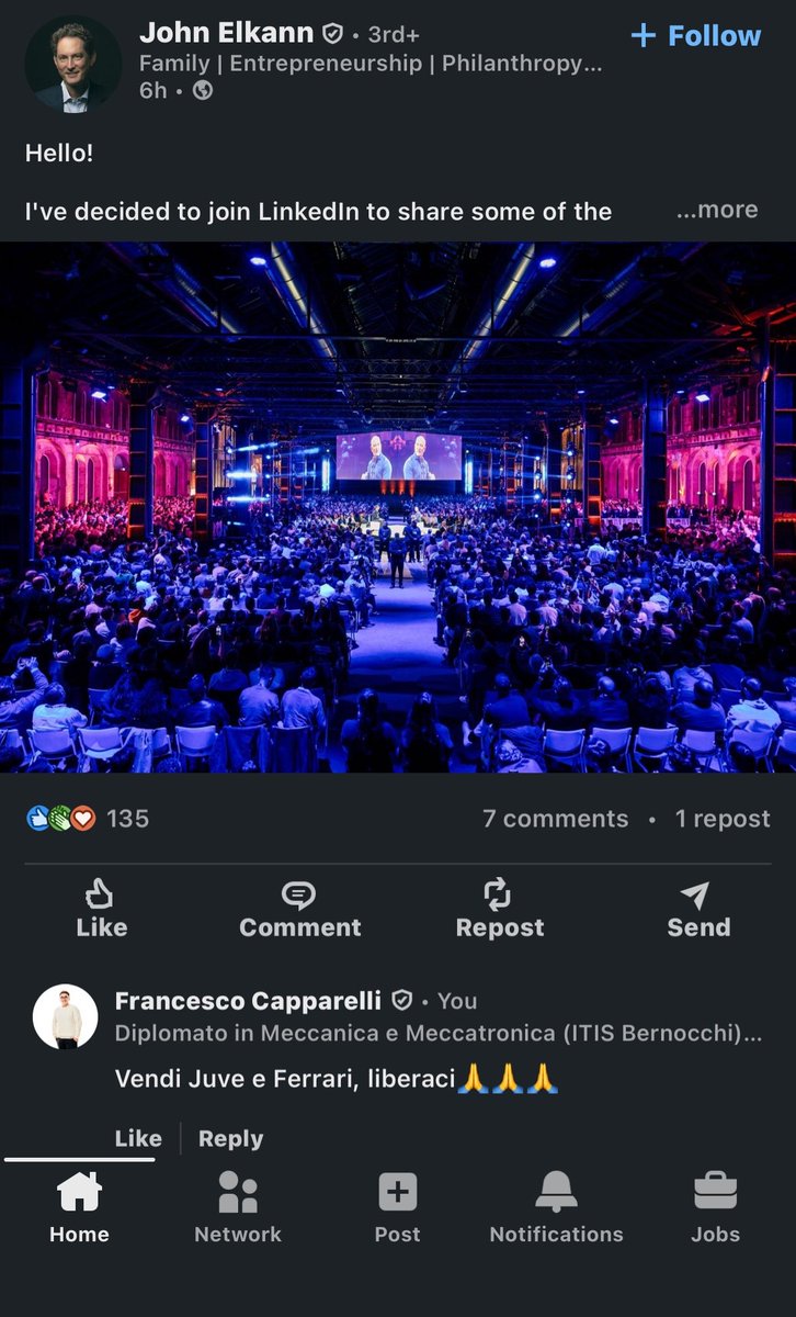 capparellli's tweet photo. Passo e chiudo 
Vendi pezzo di merda @JohnElkann https://t.co/TWAild4Cl4