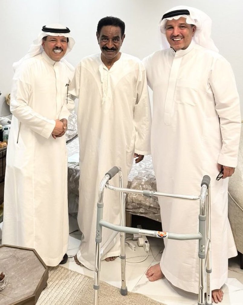 alzallal2's tweet photo. إنا لله وإنا إليه راجعون

انتقل إلى رحمة الله تعالى الأستاذ الخلوق ولاعب الهلال في الستينيات والمعلق الرياضي والفروسي السابق سلطان العبدالله، بعد معاناة مع المرض.

خالص العزاء لأسرته وذويه، ولأنسبائه عبدالرحمن وفهد وسعد الوعيل، سائلين الله أن يغفر له ويرحمه، وأن يجعل ما أصابه طهورًا ورفعةً لدرجاته، ويسكنه فسيح جناته.

#سلطان_العبدالله_في_ذمة_الله
