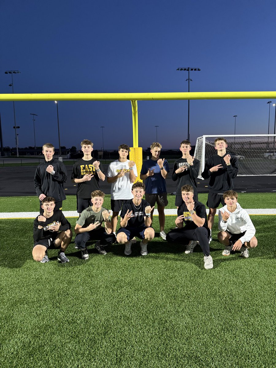 G_EastBaseball's tweet photo. Competition.

That’s what this offseason is about.

Another week, another lead change. Gray is back on top.

Special shoutout to the Black Team. Only 5 guys today, and they could’ve easily coasted. Instead, they showed up, competed, and showed out.

#GriffinBaseball #DoYourJob https://t.co/OjRCsf42C9