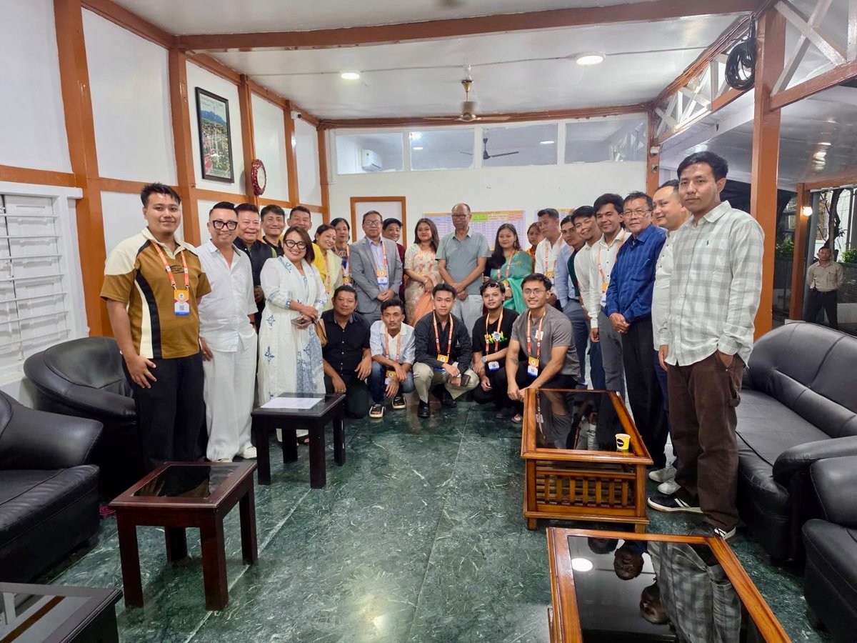 YKhemchandSingh's tweet photo. Delighted to interact with a vibrant 23-member delegation (19 brothers & 4 sisters) from the Manipuri Youth Cultural Organisations (MYCO), Bangladesh at the Chief Minister’s Secretariat in Babupara today.

We had a very meaningful discussion on preserving our rich cultural heritage, traditions, and language across borders. 

Deeply touched by their warmth and their invitation to visit Bangladesh. I look forward to visiting our Manipuri diaspora brothers and sisters in Bangladesh very soon to strengthen our shared cultural roots.