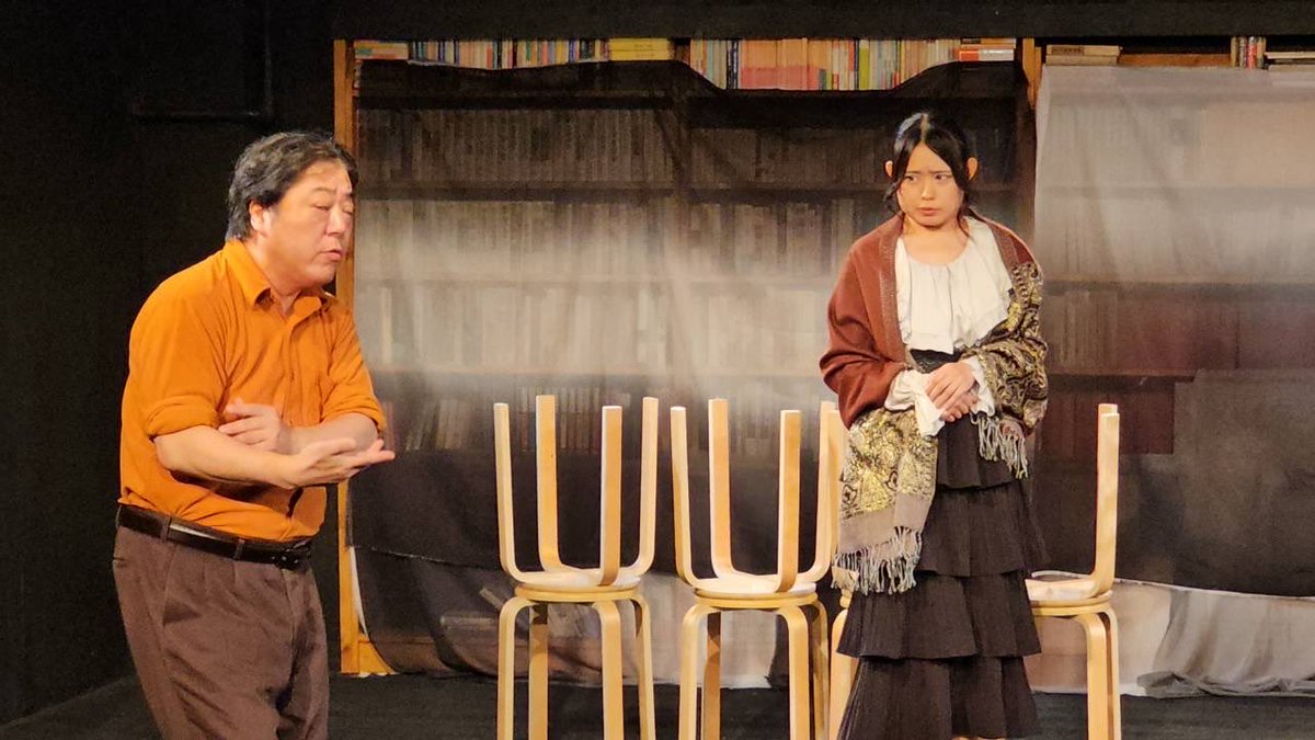 poro_jinrou's tweet photo. #LSAかもめ
3日目折り返し！ありがとうございました！！
残すところ2公演。早い！！

明日はBキャスト14時開演です💁🏻‍♀️
⚠️土日は中央線が止まらないのでご注意を！

旦那と不倫相手で違う顔を見せるポリーナ。笑

🎫ご予約お待ちしてます！駆け込みもぜひ！
https://t.co/IKaq0Q4o4I https://t.co/N1vscdOi8j