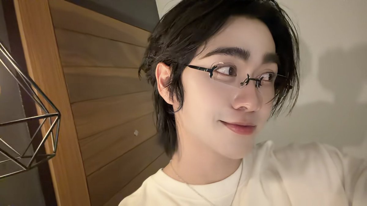Fornte's tweet photo. ใบหม่อนกด1 บลูมมิ่งกด2 https://t.co/DUM4YxLQHZ