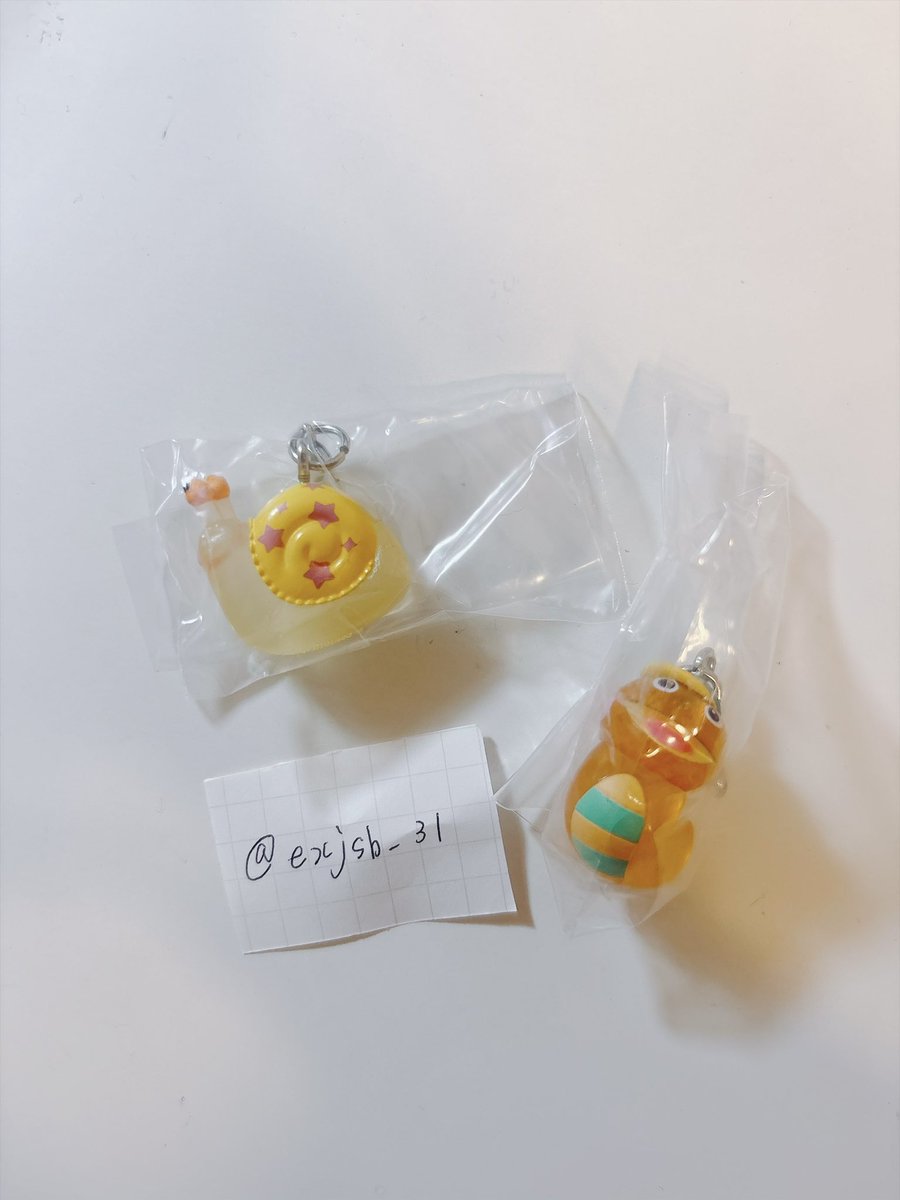exjsb_31's tweet photo. @ga12345pon 検索より失礼いたします。
当方、チョビとツムを所持しております。
お借りした画像⭕️のモンチッチコラボのハローキティと
交換可能でしょうか？ https://t.co/F2yWjPAC7q