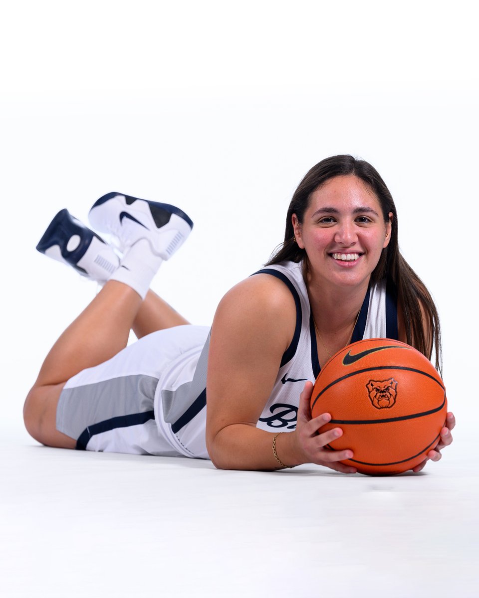 ButlerUWBB's tweet photo. Media Day selects. 🐶📸 https://t.co/mS2bcR5I5h