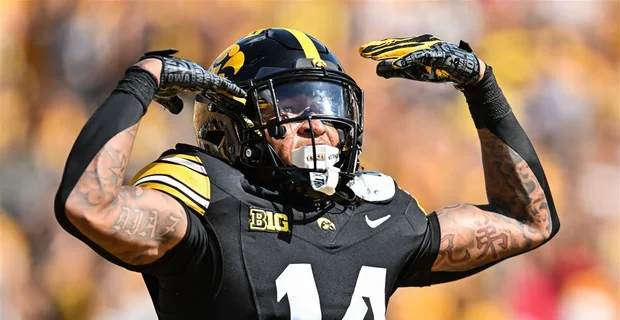chris_hummer's tweet photo. "We were completely against Iowa."

Tony Diaz &amp; his camp doubted Iowa could use a WR transfer the right way. Iowa knew he was the missing piece. 

Now, a former 0-star recruit from UTRGV is the spark for a top 40(!) Iowa offense.

"They were persistent."

https://t.co/YGvJyPltpj https://t.co/ksS7arNW9g
