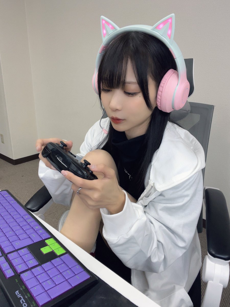 Quubi_tsumugi's tweet photo. 懐かしゲームチェキのお写真も出てきた https://t.co/wHxkCRfVAu