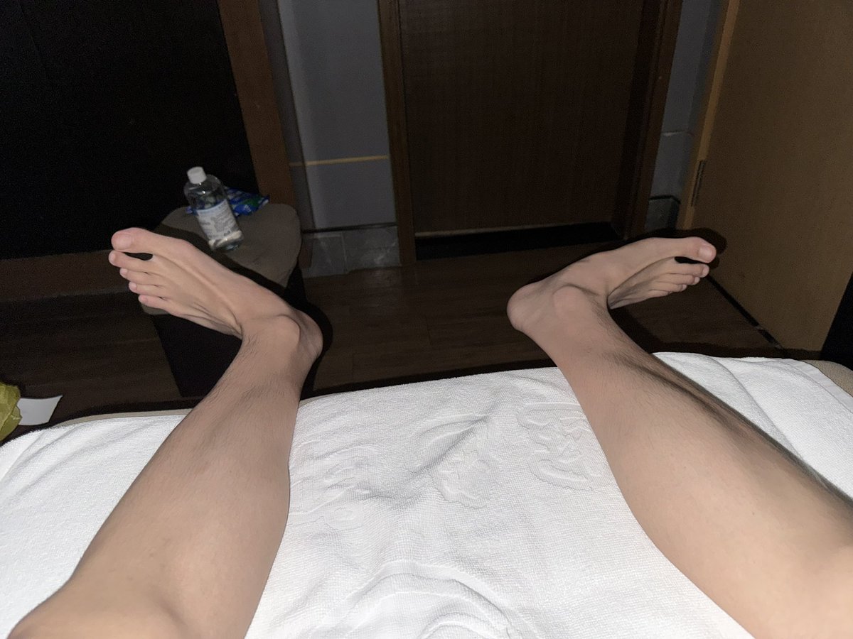baimao1112's tweet photo. 你适合在下面跪着 https://t.co/AIaeeafpNi