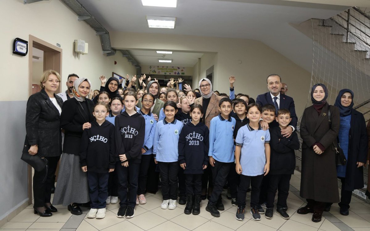 akkadinizmit41's tweet photo. Grup Başkanvekilimiz, Ankara Milletvekilimiz ve Şule Yüksel Şenler Vakfı Mütevelli Heyeti Başkanı Dr. Leyla Şahin Usta’nın katılımıyla, Nuh Çimento İmam Hatip Ortaokulu’na kazandırılan Şule Yüksel Şenler Okul Kütüphanesi’nin açılışını gerçekleştirdik.

@tugbaisikercan 
@yyaseminozdemir
@AKKADINGM 
@akkadinkocaeli