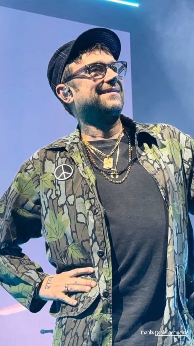gerardzbrainrot's tweet photo. reminder to vote for damon albarn https://t.co/8XVkpsnDna