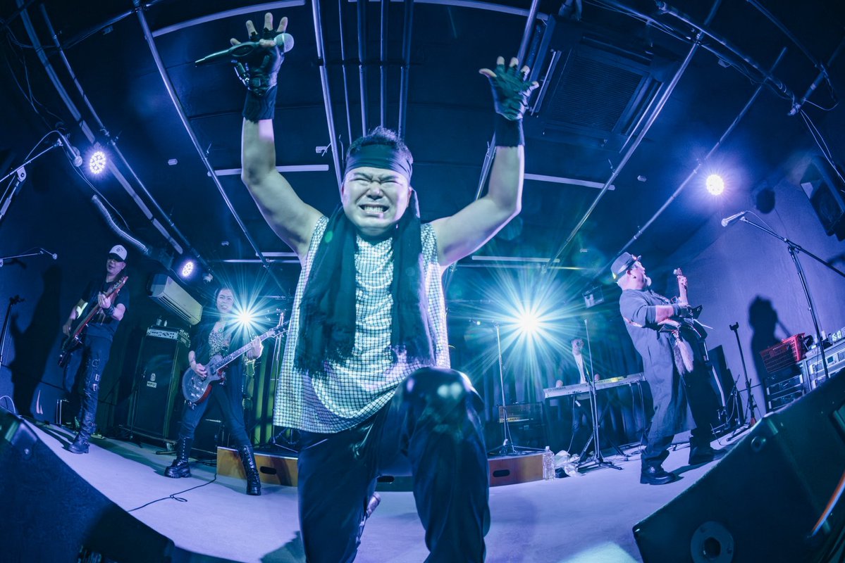 OSAKA_YOHOHO's tweet photo. 🌟 D×Q神戸super scramble presents
『融合ボルテージ』🌟
🔥2026.10.24(SAT)🔥
#superscramble
#よほほ
#INY9UALITY (東京)
#ヌーピーズ
#段ボーラー
#てふてふ (楽団仕様)
【Photo: @yu_delay 】
よほほ公式YouTube📺
https://t.co/V9aQtpr8yw
チャンネル登録よろしくお願いします🙇♀️ https://t.co/mmgjC7YniL