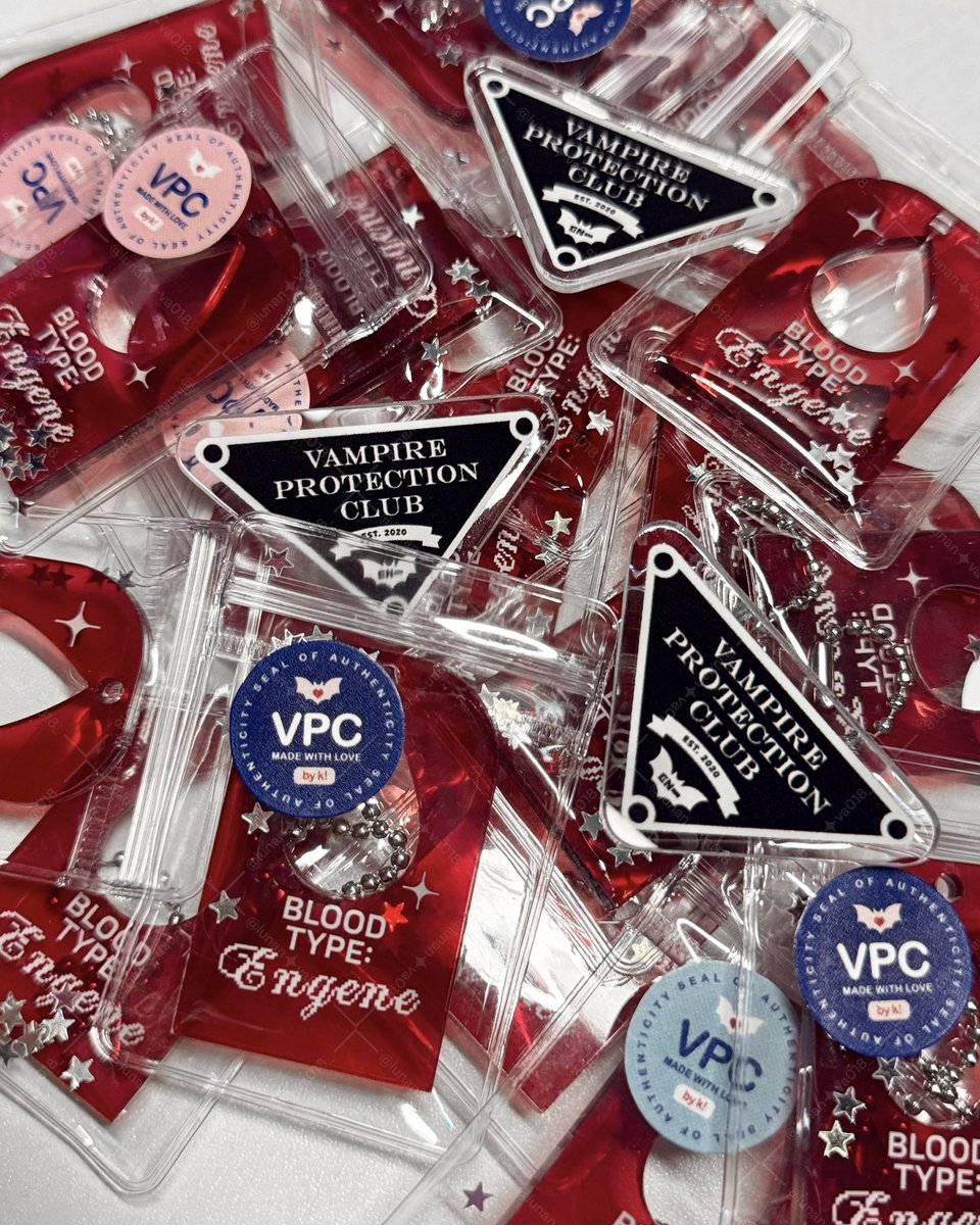 lunanova018_'s tweet photo. #DunkinPH_ENDLESS fm fan support! 🧡

(v late notice but) i’ll be giving away these vampire protection club keyrings &amp; brooches tomorrow! 

just say hi! 👋

★ limited qty, 1:1
★ on the spot trades only

rt for good luck! 🍀
see you? 💌

#ENHYPEN
#ENDLESSFunMeet https://t.co/k5d73106H2